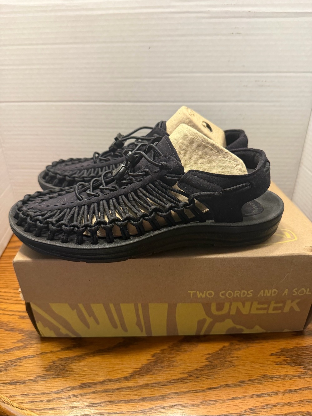 New Keen Black Men's Woven UNEEK Sandal hiking camping fishing boating